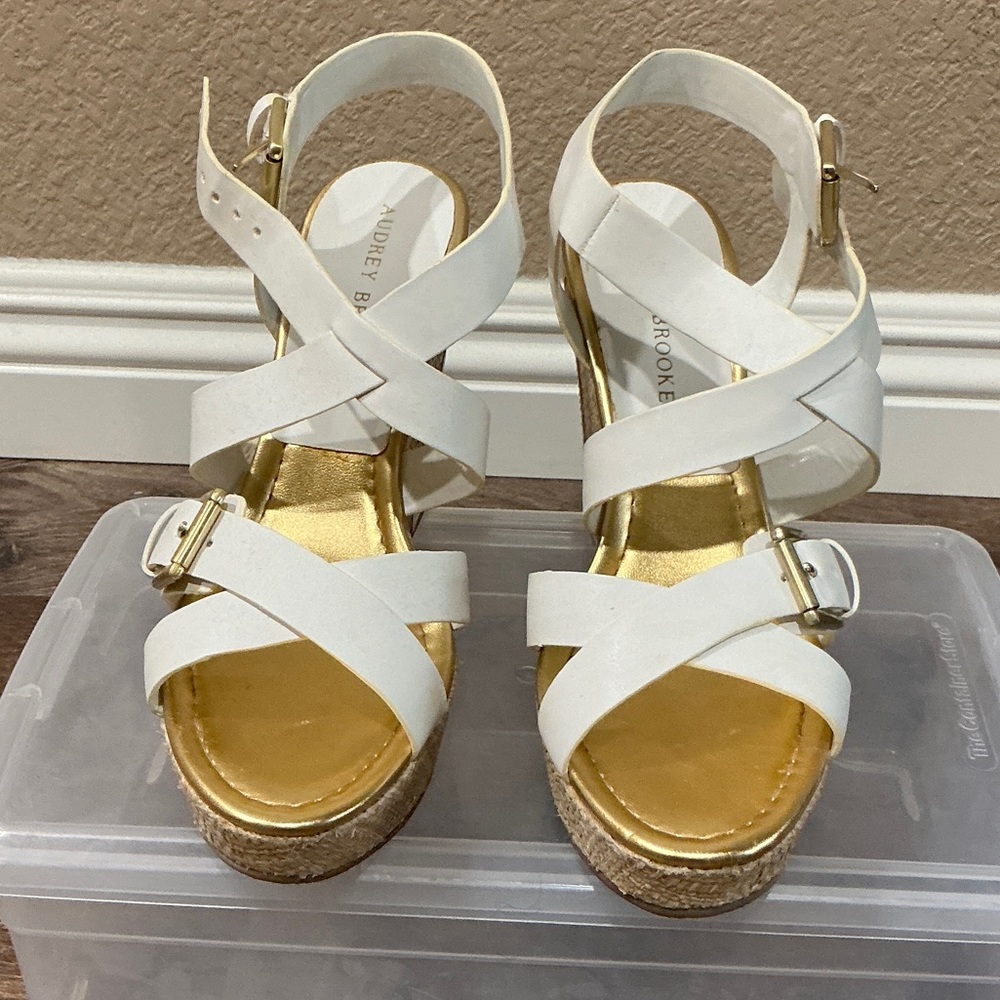 Audrey Brooke White and Gold Wedges